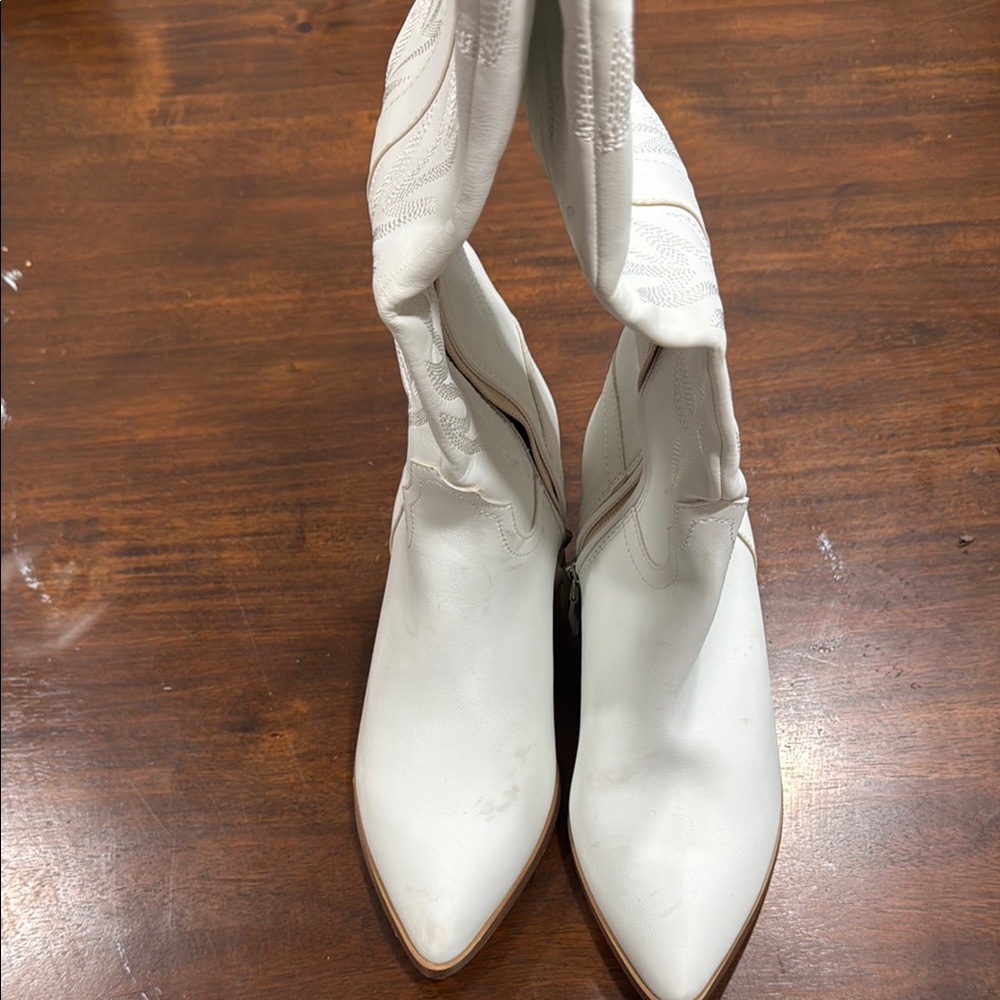 White Heeled Boots with Sleek Modern Design